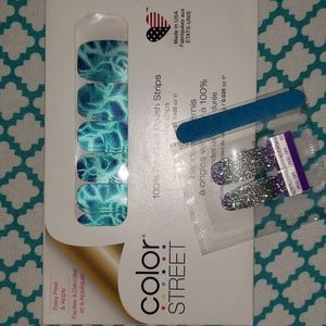 ColorStreet Real Nail Polish Strips, 2 accents nails & mini nail file.